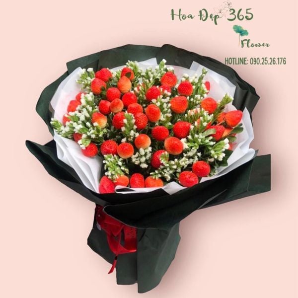 Bó hoa trái dâu ngọt ngào cũng sẽ là một thứ làm đốn tim crush đấy