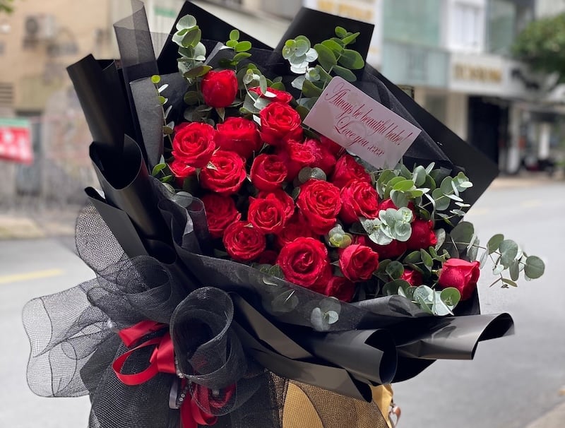 Bó hoa hồng đỏ tặng sinh nhật người yêu lãng mạn