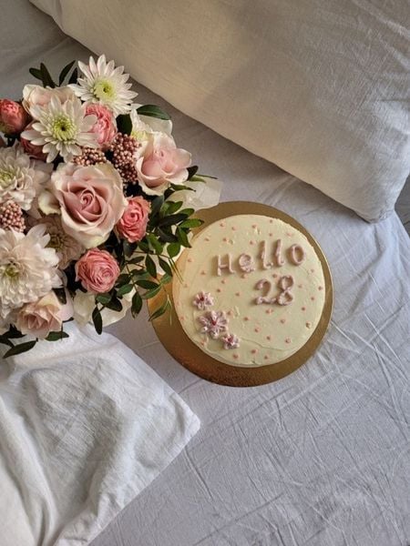 Hoa tươi & bánh kem - món quà đơn giản tình cảm trong ngày sinh nhật