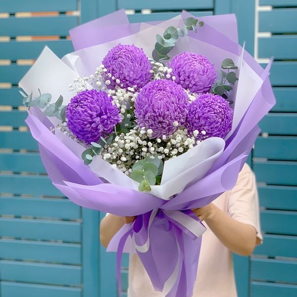 Bó hoa mẫu đơn tím lộng lẫy tặng mẹ hoặc vợ nhân ngày 20/10 (Nguồn: Internet)