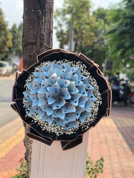 Mẫu bó hoa tiền tặng bạn gái cực ý nghĩa và xinh đẹp.