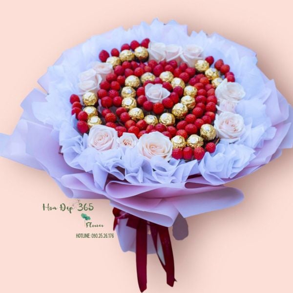Bó hoa socola mix dâu ngọt ngào ai cũng thích