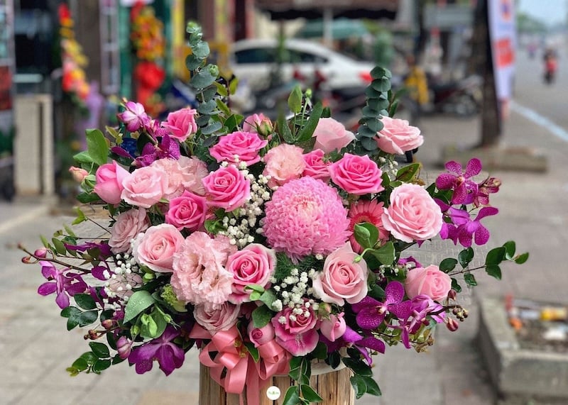 Cách cắm hoa hồng ecuador mix hoa mẫu đơn hồng đẹp tuyệt