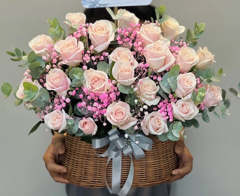 Cách cắm lẵng hoa hồng