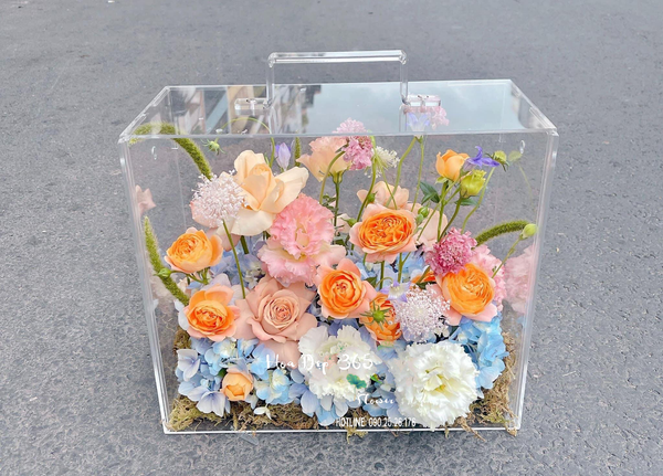 Hộp hoa đa sắc màu Mica Lightly - HMC06 thích hợp tặng vợ 8/3 thể hiện lòng chung thủy, tình cảm hạnh phúc