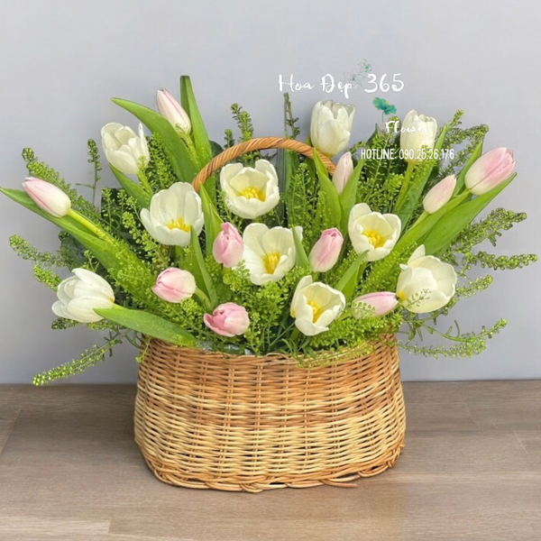 Hoa tulip mang lại cảm giác dịu dàng, tinh tế, rất phù hợp để gửi tặng vợ trong ngày 8/3