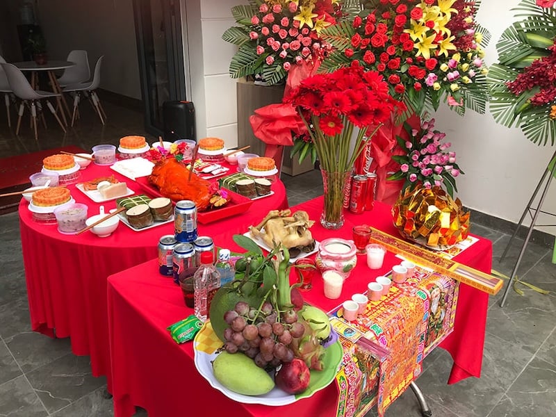 Chuẩn bị không gian thờ cúng khai trương