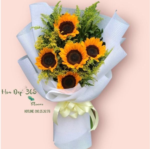 Bó hoa hướng dương thanh lịch là sự lựa chọn lý tưởng dịp khai trương
