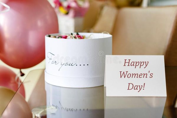 Corporate gift for Women's day – CHOCOCRAFT