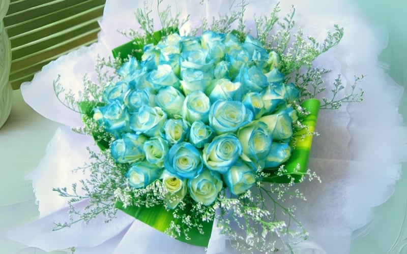 Mẫu hoa hồng màu trắng xanh nhẹ nhàng, mà độc lạ tặng sinh nhật mẹ
