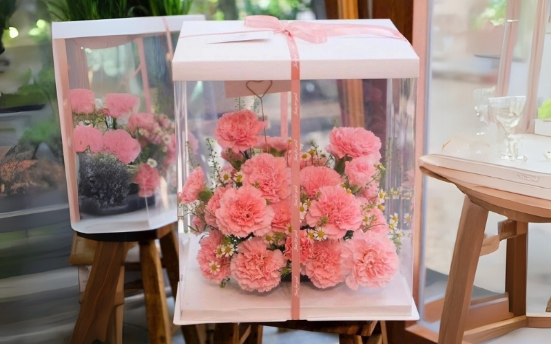 Hộp hoa mẫu đơn hồng sang trọng &nbsp;chúc mừng sinh nhật bạn gái