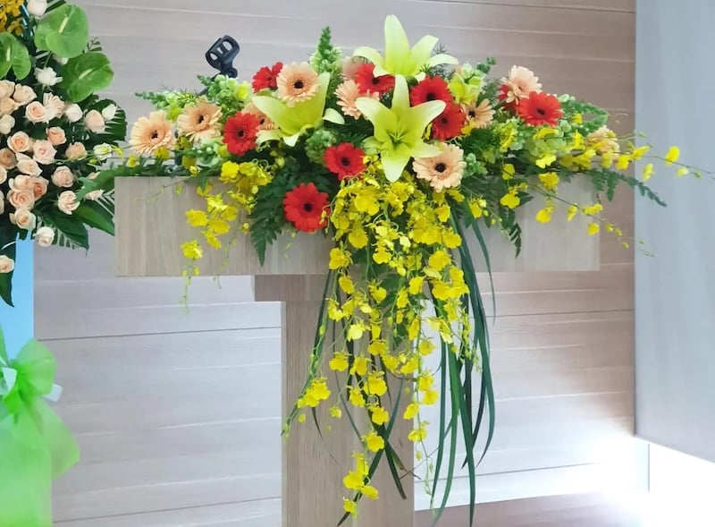 Mẫu hoa để bục sự kiện