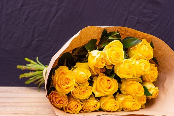 Bó hoa hồng vàng đẹp, sang trọng