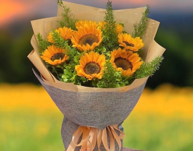 Bó Hoa Hướng Dương Radiant Faith - HBD267