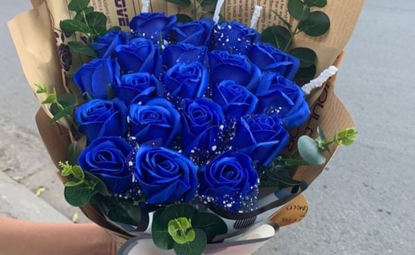Hoa hồng sáp xanh dương