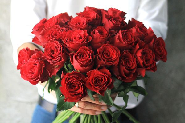 Ngày Valentine nên tặng hoa tươi