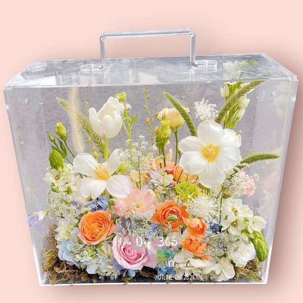 Mẫu hộp hoa tươi mix nhiều loại hoa cực xinh