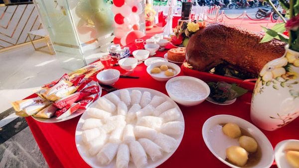 Chuẩn bị mâm lễ cúng khai trương đơn giản
