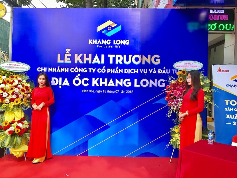 Hướng dẫn chi tiết cách xem ngày khai trương 2025 theo tuổi và mệnh gia chủ