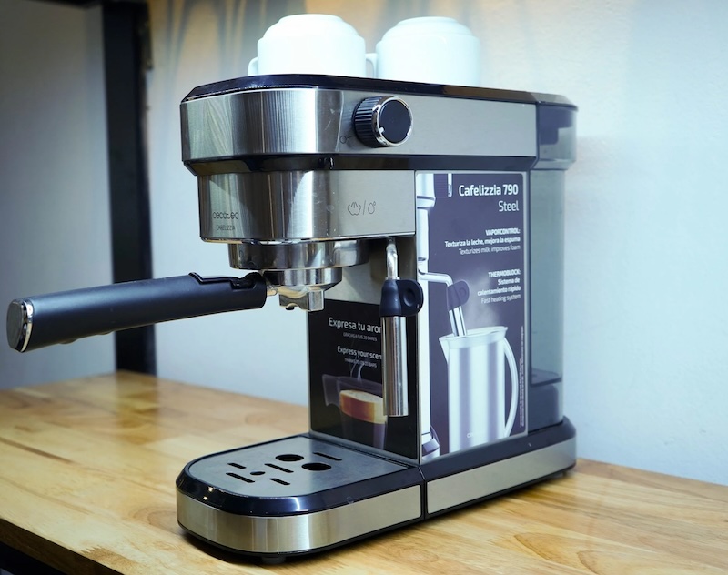 Máy pha cà phê văn phòng - quà tặng khai trương văn phòng