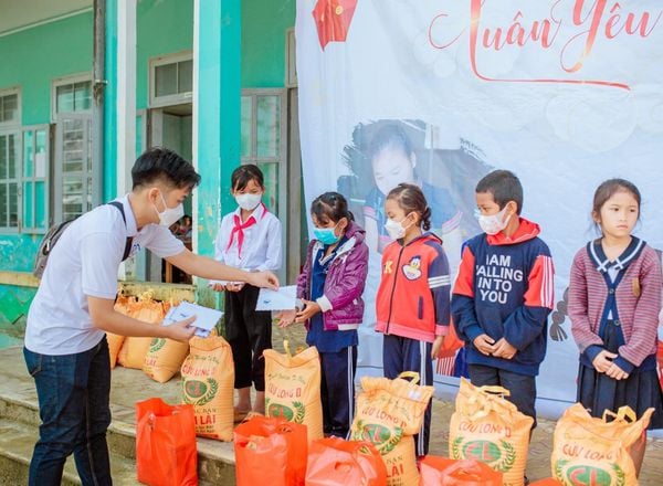 9 điều nên làm trong tháng cô hồn là thiện nguyện và yêu thương mọi người xung quanh