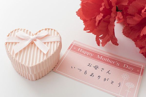 ngày của mẹ ở Nhật sẽ tặng hoa cẩm chướng