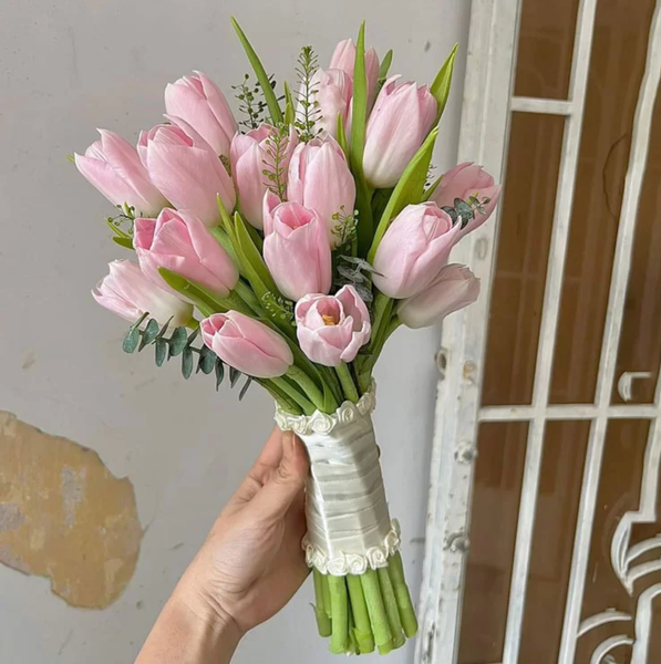 hoa cưới tulip hồng