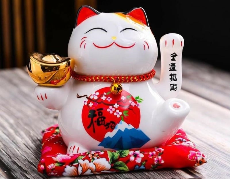 Mèo thần tài làm quà tăng khai trương Spa