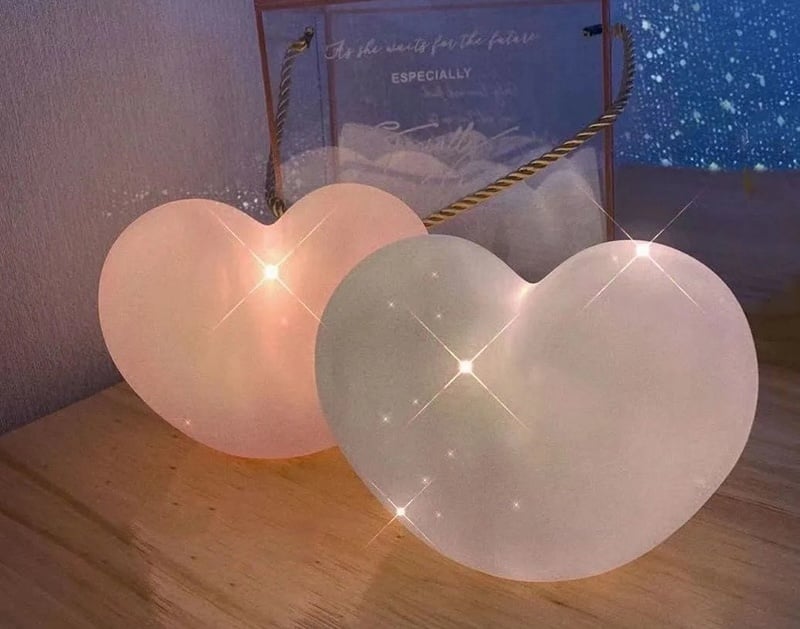 Đèn ngủ trái tim khắc tên - quà sinh nhật cho bạn gái lãng mạn.