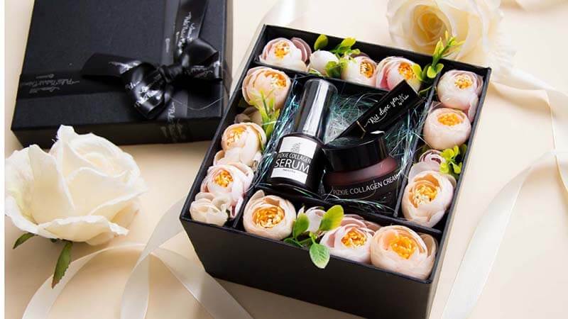 Một set mỹ phẩm cao cấp tặng sinh nhật sếp nữ
