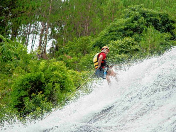 Hãy thử làm điều đó “bứt phá” trong ngày sinh nhật như leo núi, chèo kayak