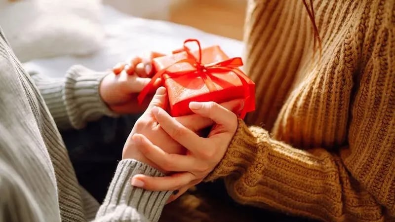 Mẹo chọn quà sinh nhật ý nghĩa và cách trao tặng quà tinh tế