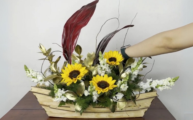 Thuyết trình cắm hoa20-11 ngắn gọn hình chiếc thuyền