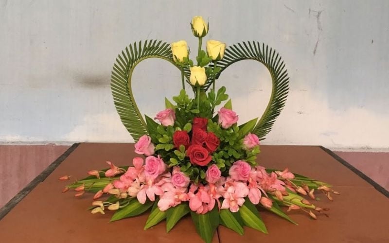 Bài thuyết trình cắm hoa chủ đề Trái tim người thầy