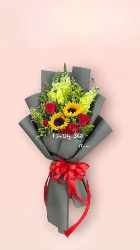 Bó hoa Ban Mai mix hoa Hướng Dương, hoa Mõm Sói và hoa Hồng đỏ