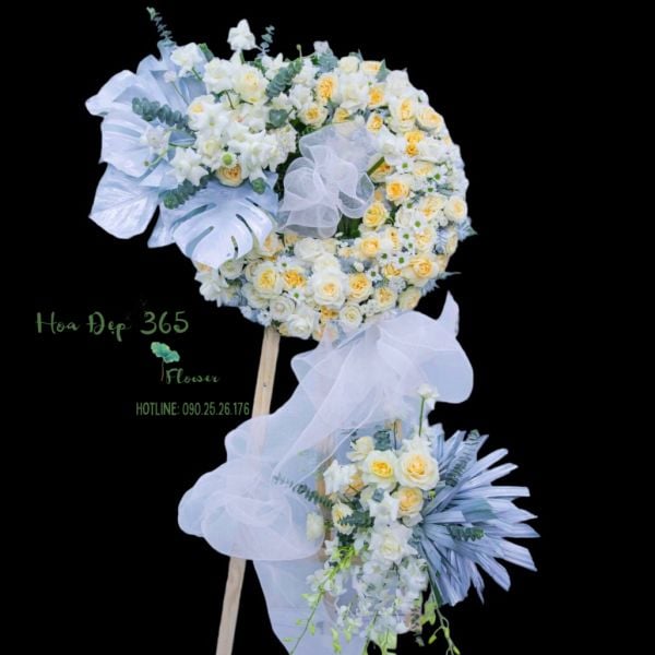 Mẫu vòng hoa hồng trắng Vòng Hoa Đám Tang Tiếc Thương - HTL114 tại Flosa