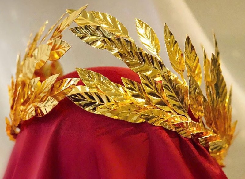 Chiếc vòng nguyệt quế mạ vàng trong chung kết Đường lên đỉnh Olympia