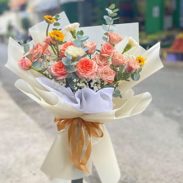 Hoa hồng cam - Một trong những loại hoa tặng sinh nhật bạn thân hợp lý!