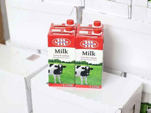 Sữa tươi mlekovita nguyên kem chính hãng