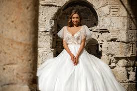 Tips nhỏ lựa chọn váy cưới cho cô dâu mập