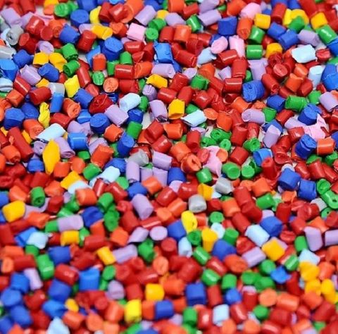 Hạt Nhựa Màu Là Gì? Tìm Hiểu Về Hạt Nhựa Màu