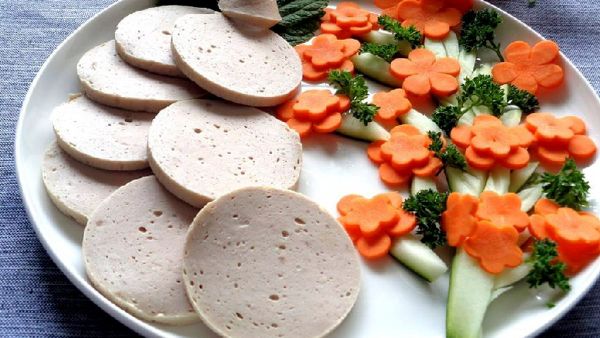 Những điều cần lưu ý khi mua chả lụa