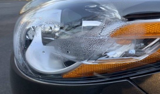 Đèn ô tô bị hấp hơi nước và cách xử lý