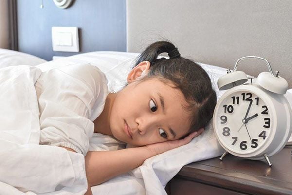 trẻ không ngủ đủ giấc ảnh hưởng tới chiều cao