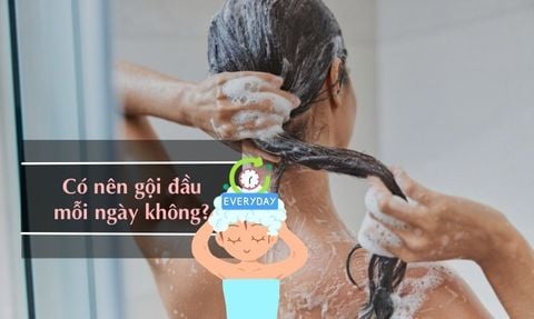 CÓ NÊN GỘI ĐẦU MỖI NGÀY KHÔNG? TÁC HẠI KHI GỘI ĐẦU NHIỀU