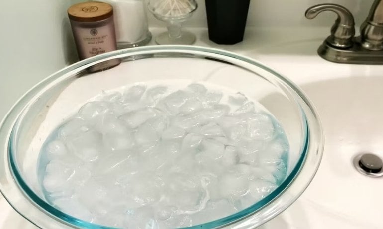 Rửa mặt bằng nước đá có tác dụng gì, có tốt cho da không?