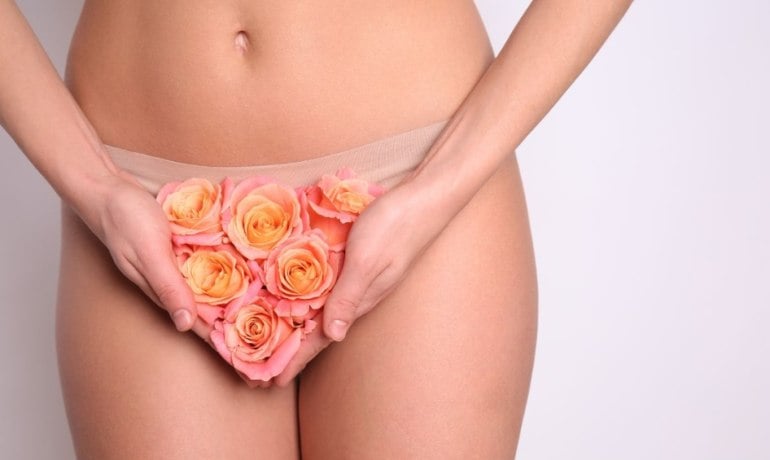 Rửa vùng kín bằng lá trầu không có cần rửa lại không?