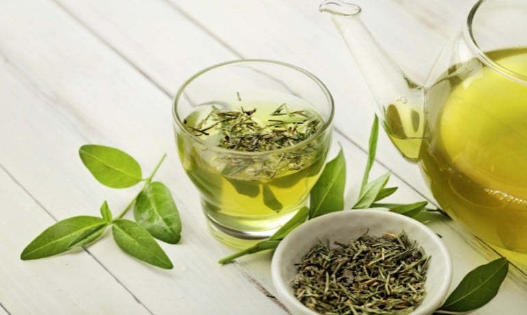 Làm sao để tóc hết bết không cần gội? Cách nhanh chóng