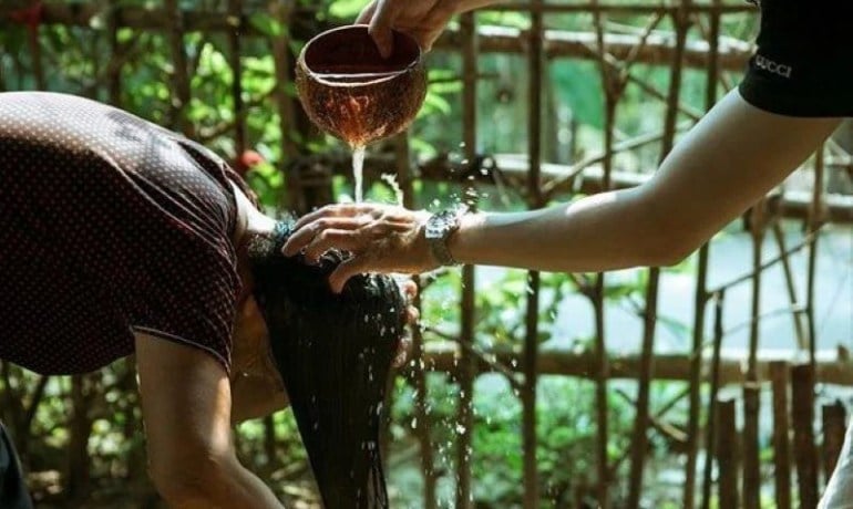 Cách gội đầu bằng bồ kết đúng cách không bị khô và bết tóc