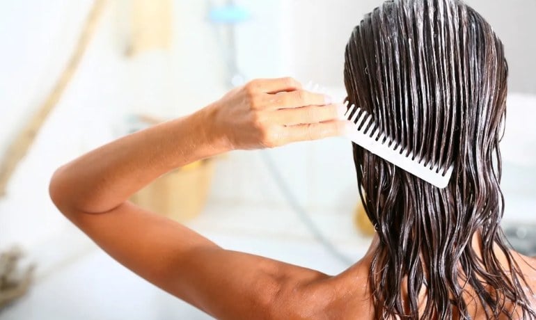 Cách gội đầu đúng cách cho nữ và sai lầm phổ biến